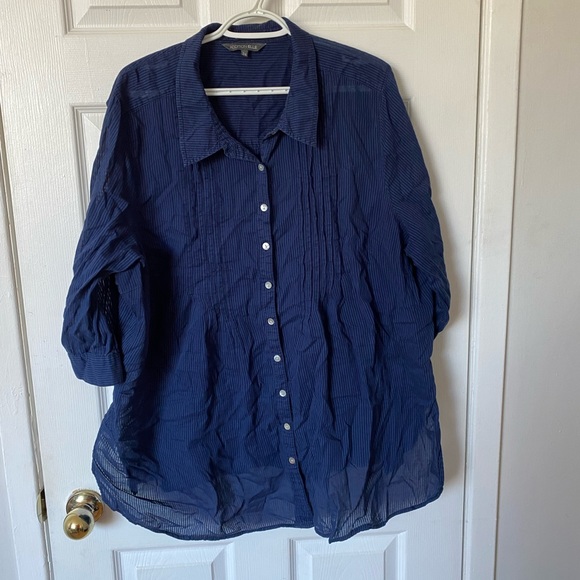 Navy blue button down - Picture 1 of 1